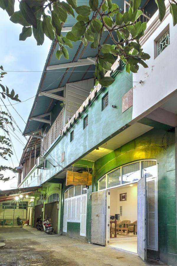 Riverside Hostel Padang Luaran gambar